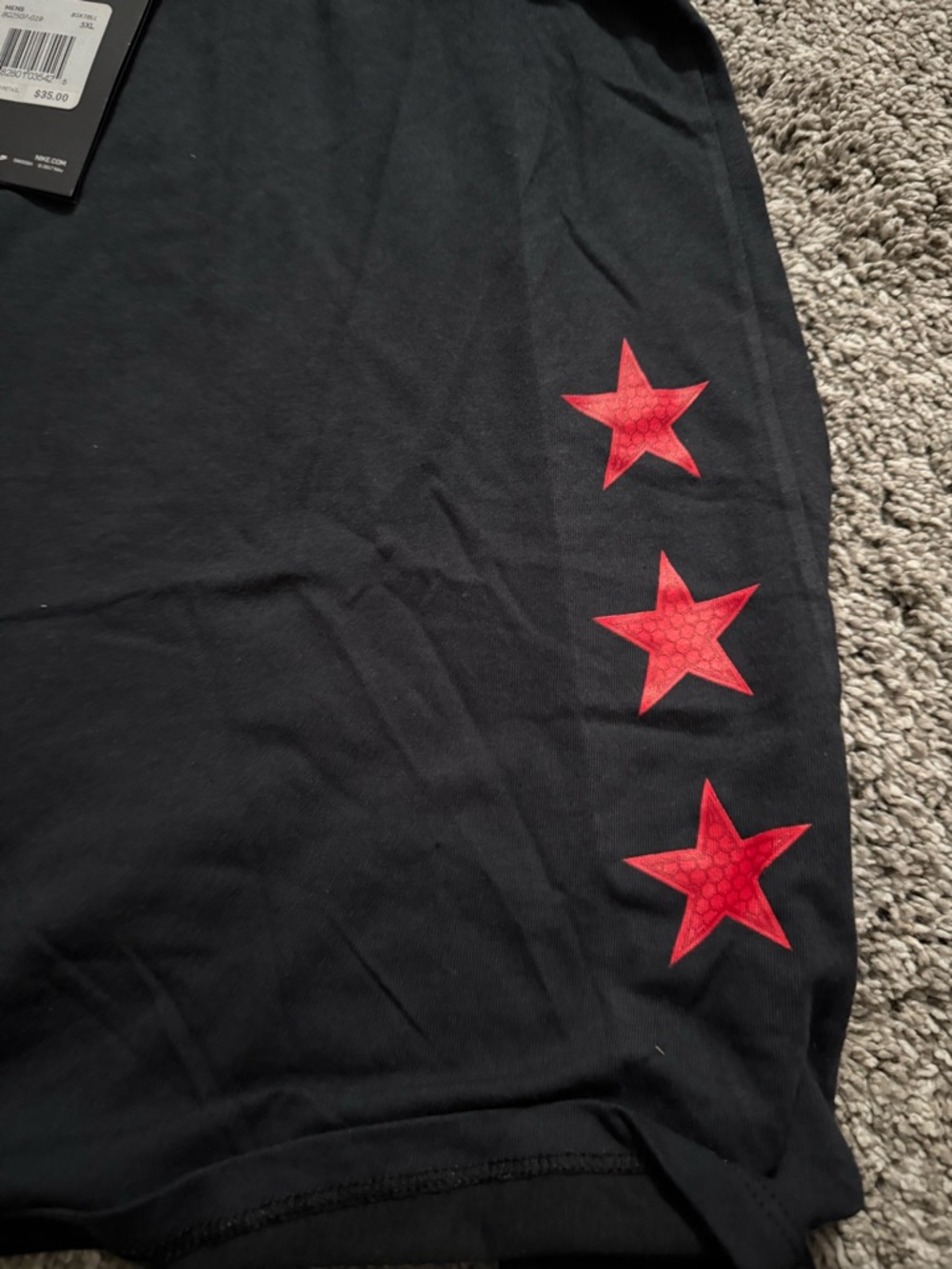 Nike Black New York Knicks Graphic Tee with Red Star Accents - Picture 6 of 6